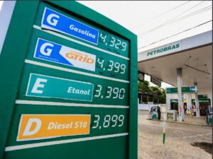 Sobe e desce: Combustível cada vez mais caro prejudica orçamento das empresas em 2018