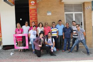 Caminhada de conscientização para prevenção do Câncer de Mama (Outubro Rosa).