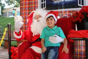 Confira as fotos da Chegada do Papai Noel e do 1º dia de programação do Natal dos Sonhos