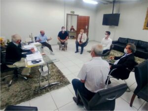 Prefeito recebe membros do comércio para debater cenário atual