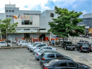Shoppings e galerias retornam com atividades