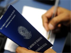 Decreto federal prorroga a possibilidade de suspensão e redução salarial