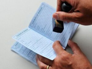 Saldo positivo de empregos em janeiro deste ano não foi suficiente para amenizar perdas de 2020