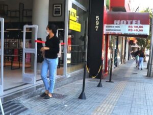 Como fica o funcionamento do comércio nos próximos feriados?