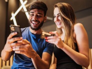 Quais comportamentos digitais pandêmicos ainda devem impactar o e-commerce em 2022?