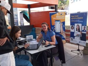 CDL Divinópolis participa de Feira da Empregabilidade com vagas do comércio e serviços