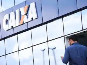 Caixa suspende cobrança de Pix para pessoa jurídica