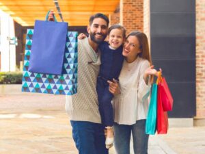110,5 milhões de consumidores devem ir às compras para o Dia dos Pais, indica pesquisa CNDL/SPC Brasil