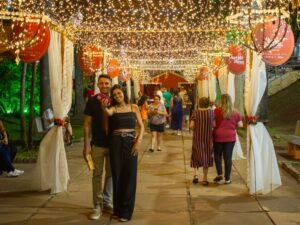 Últimos dias para visitar a decoração natalina da Praça do Santuário