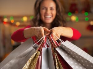 Vendas no Natal devem movimentar R$ 74,6 bilhões na economia, estimam CNDL/SPC Brasil