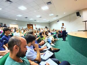 CDL Divinópolis promove palestra sobre desafios e tendências do varejo