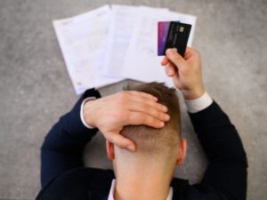 Inadimplência mantém recorde histórico e atinge 68,76 milhões de consumidores, aponta CNDL/SPC Brasil