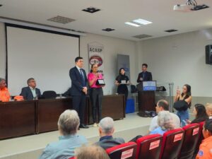 CDL Divinópolis é homenageada em cerimônia de 25 anos da ACASP