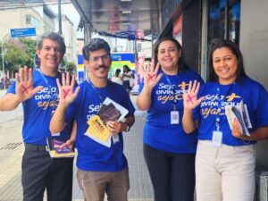 Ação em Divinópolis mobiliza comerciantes no combate à violência contra a mulher