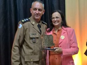 CDL Divinópolis é homenageada pela Polícia Militar durante solenidade dos 250 anos da corporação