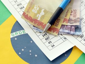 Economia brasileira inicia o segundo semestre sob incertezas fiscais e externas