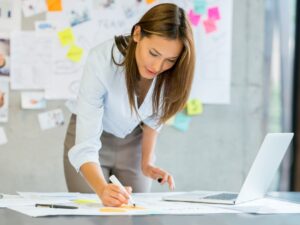 Participação feminina em startups passa de 8% para 30% em um ano, aponta Sebrae
