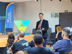CDL Divinópolis abre oficialmente o Divino Natal com a palestra “Entender para Atender”